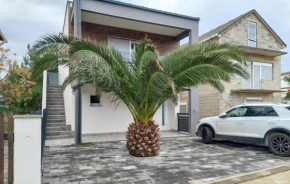 1 Bedroom Awesome Apartment In Vir